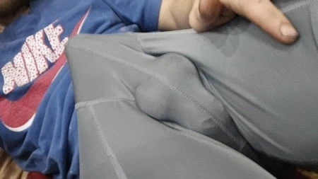 Taytlı tayt içinde şişkinlik