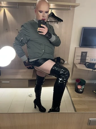 Pleaser çizmeler