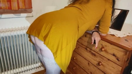 Olgun MILF'in götüne anal içe boşalma