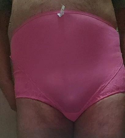 Pembe külot 