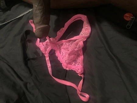Pembe ve siyah külot