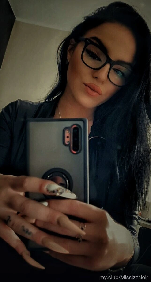 IzabellNoir Free Photos