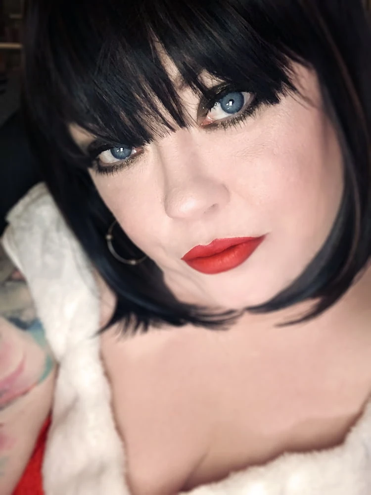 Tina Snua Selfies #2