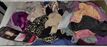 ORTA YAŞLı SEKSI KADıNıN KÜLOT ÇIZMESI 🔥 