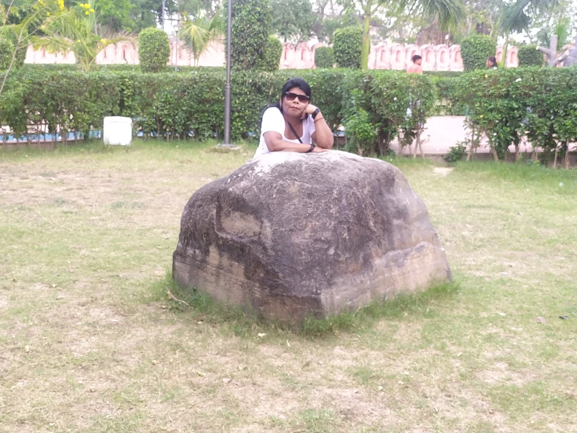 Hill pozu