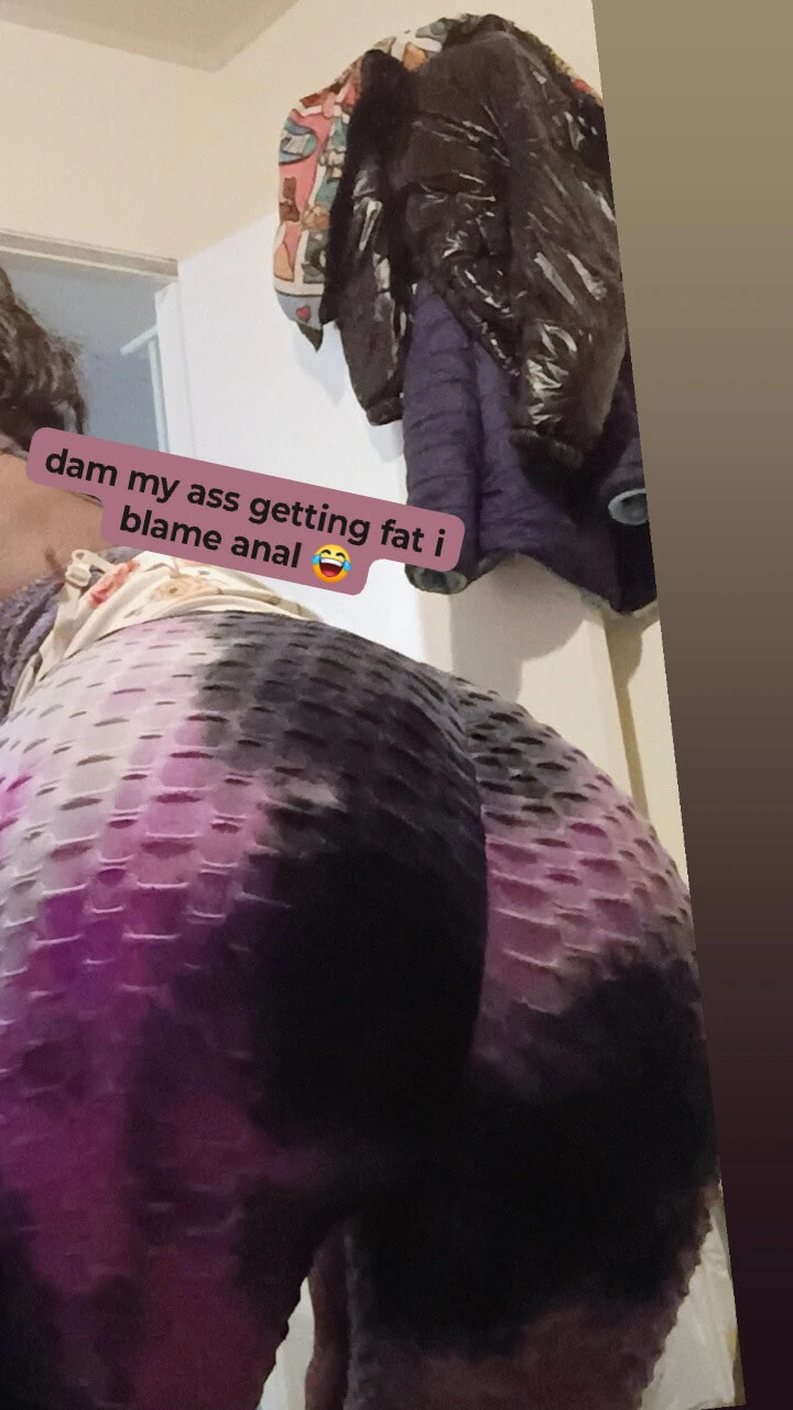 Seksi iç çamaşırlı selfie 