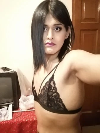 Trap sissy crossdresser femboy trans kıza dönüşüyor