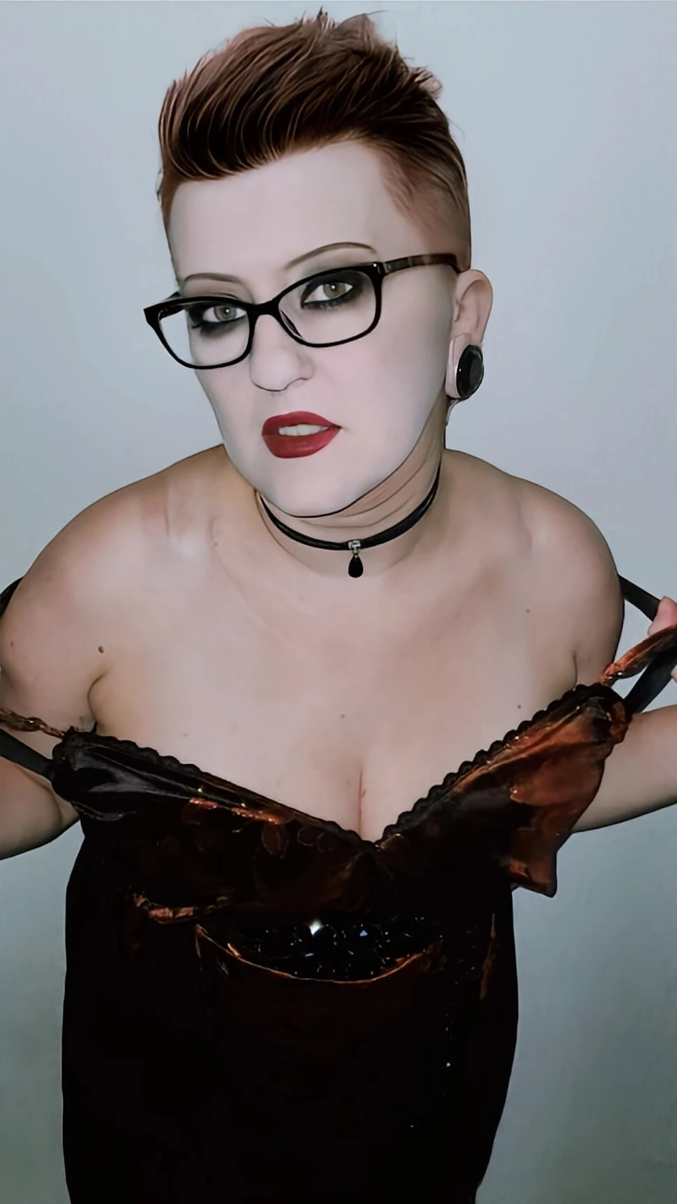 Tombul orta yaşlı seksi kadın Amy Leaf- yeni görünüm