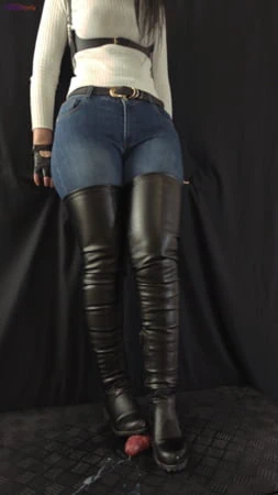 Uyluk yüksek binici çizmeler seansı