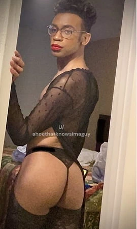 Ezra_Kyle25 iç çamaşırı fotoğrafları