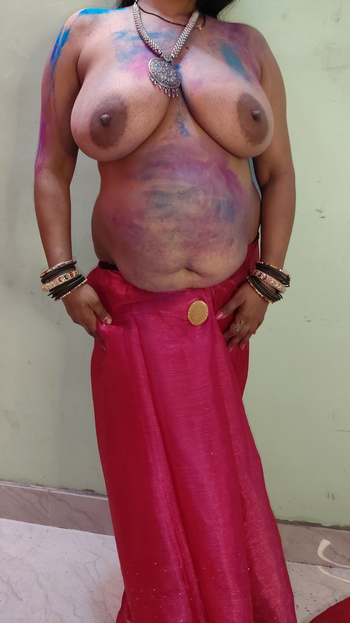 MUTLU HOLI