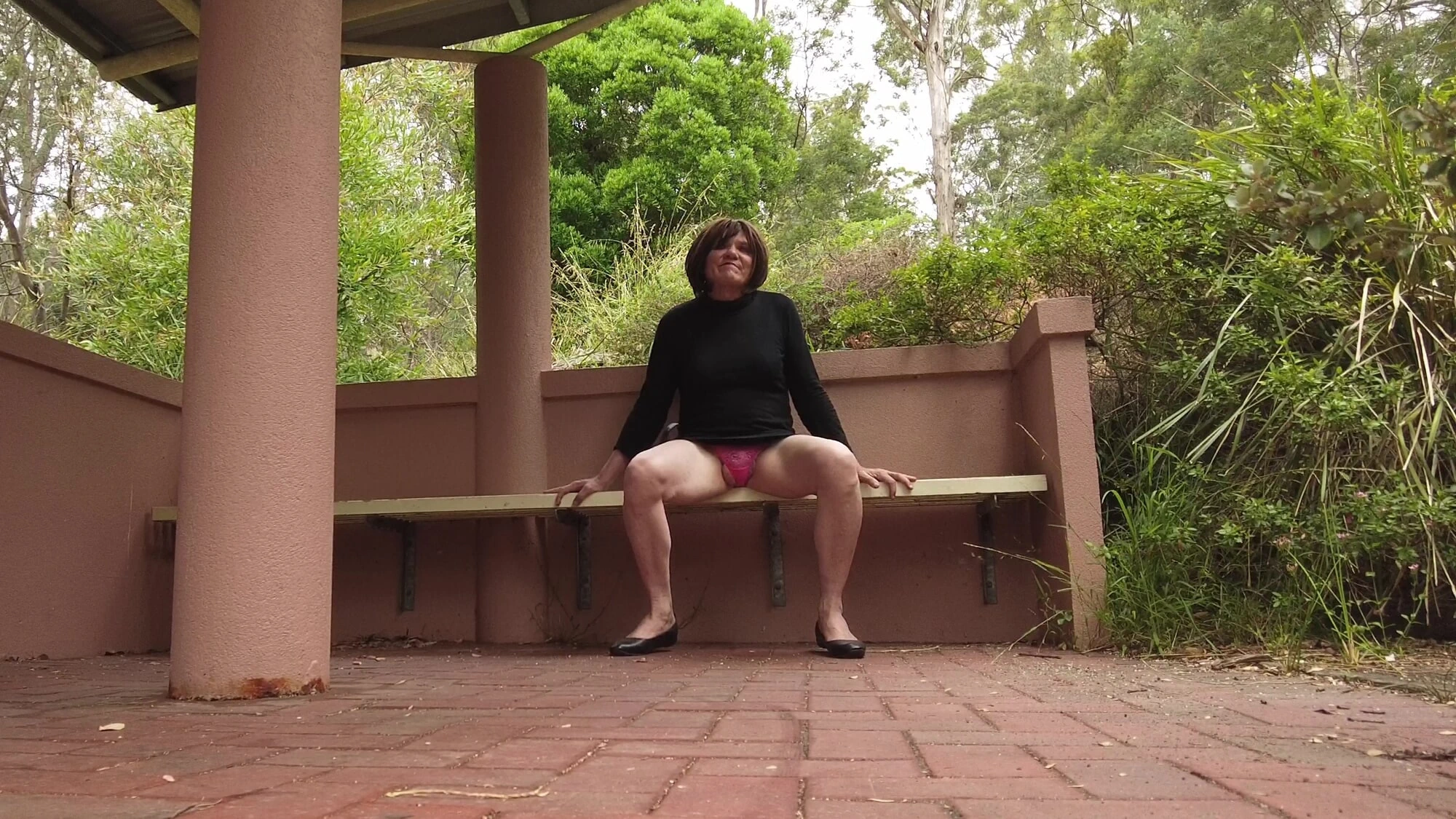 Travesti roadtrip - iri güzel kadın barınağı