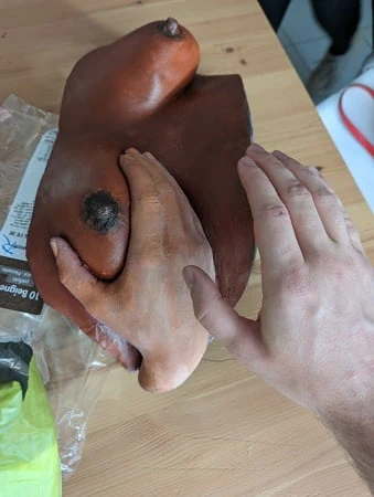 Moulage des seins avec MichelMarcus