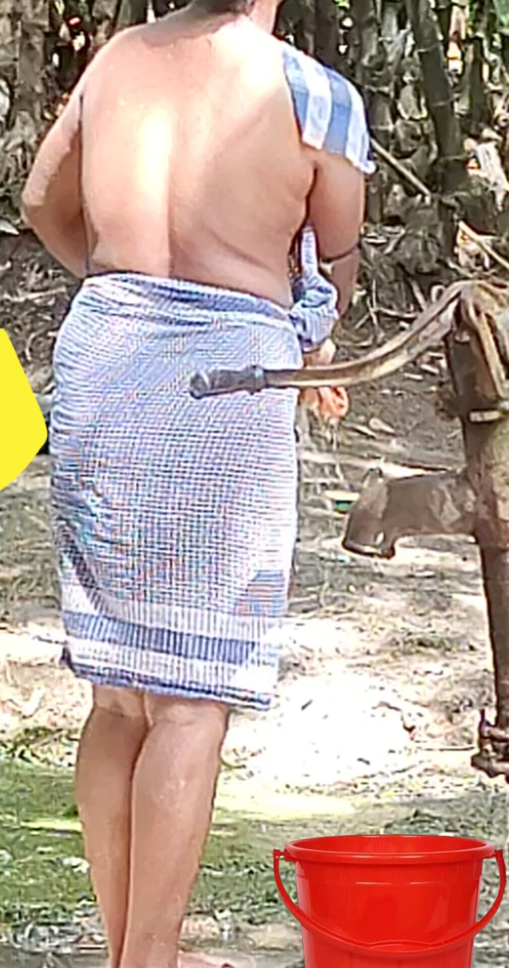 Village bhabhi bathing 