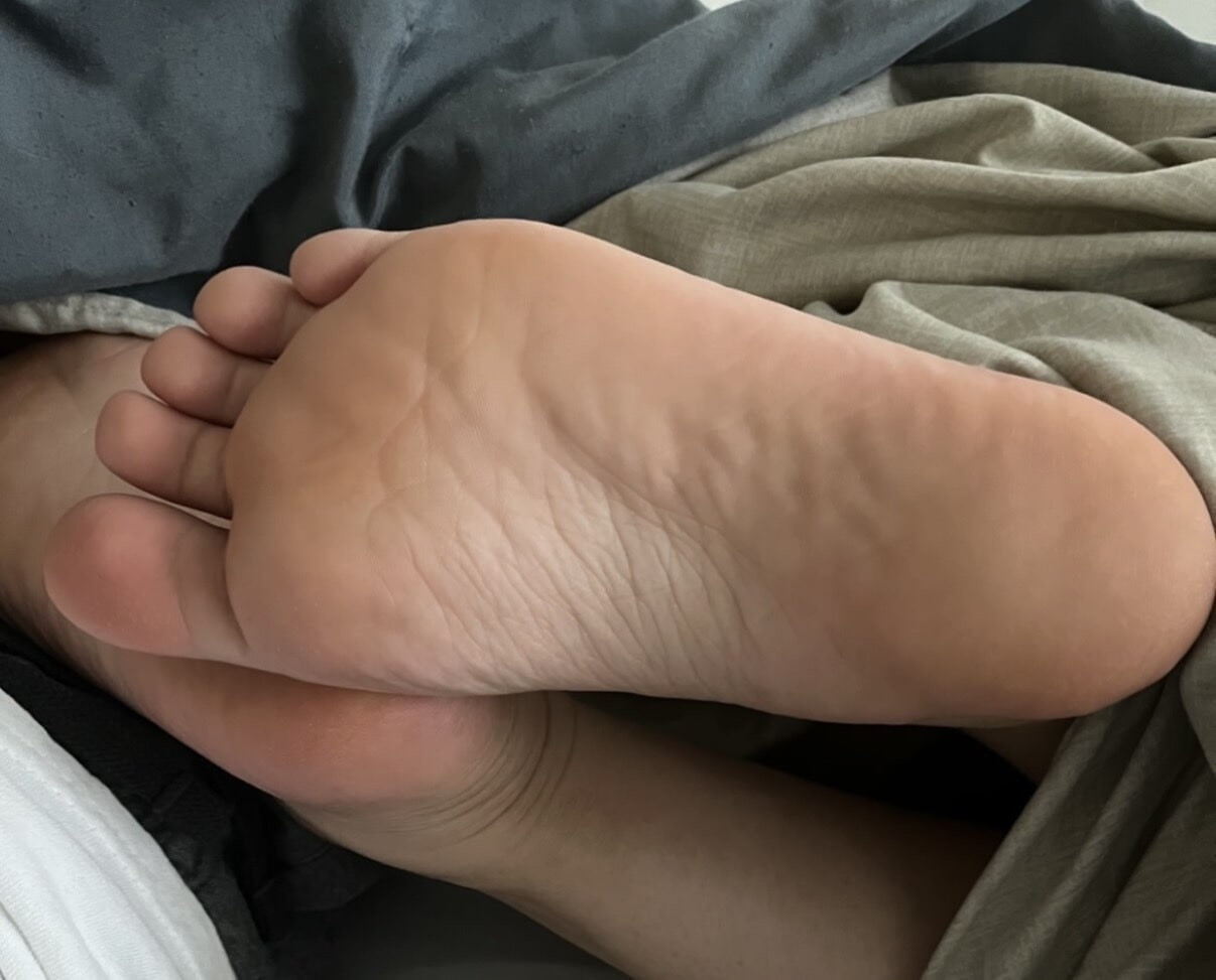 Friends feet