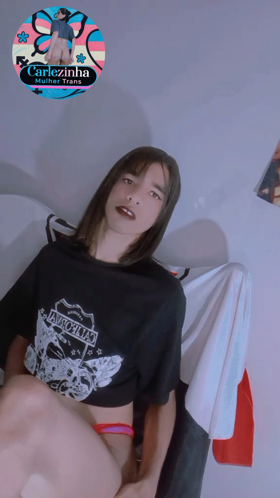 Carlezinha sissy transuda novinha (mulher trans) pelada