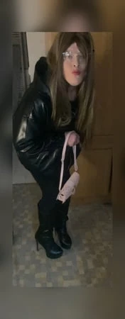 Kadın kılıklı sürtük 
