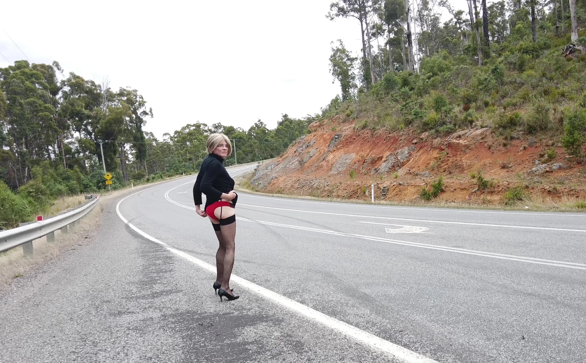 Travesti yol gezisi - kısa tur - çıplaklık yok