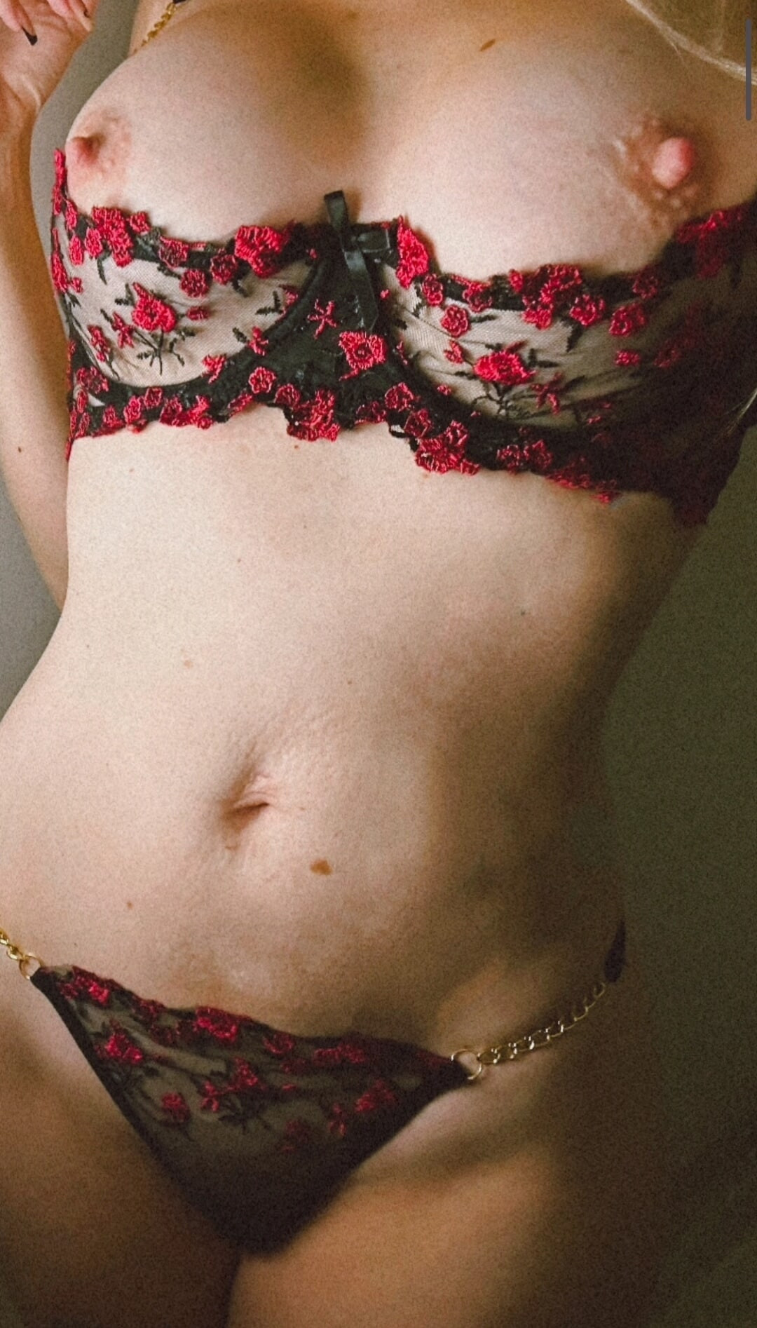 Seksi iç çamaşırı orta yaşlı seksi kadın