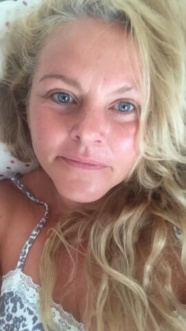 İngiliz mature kitty queen mavi gözleriyle, tombul milf