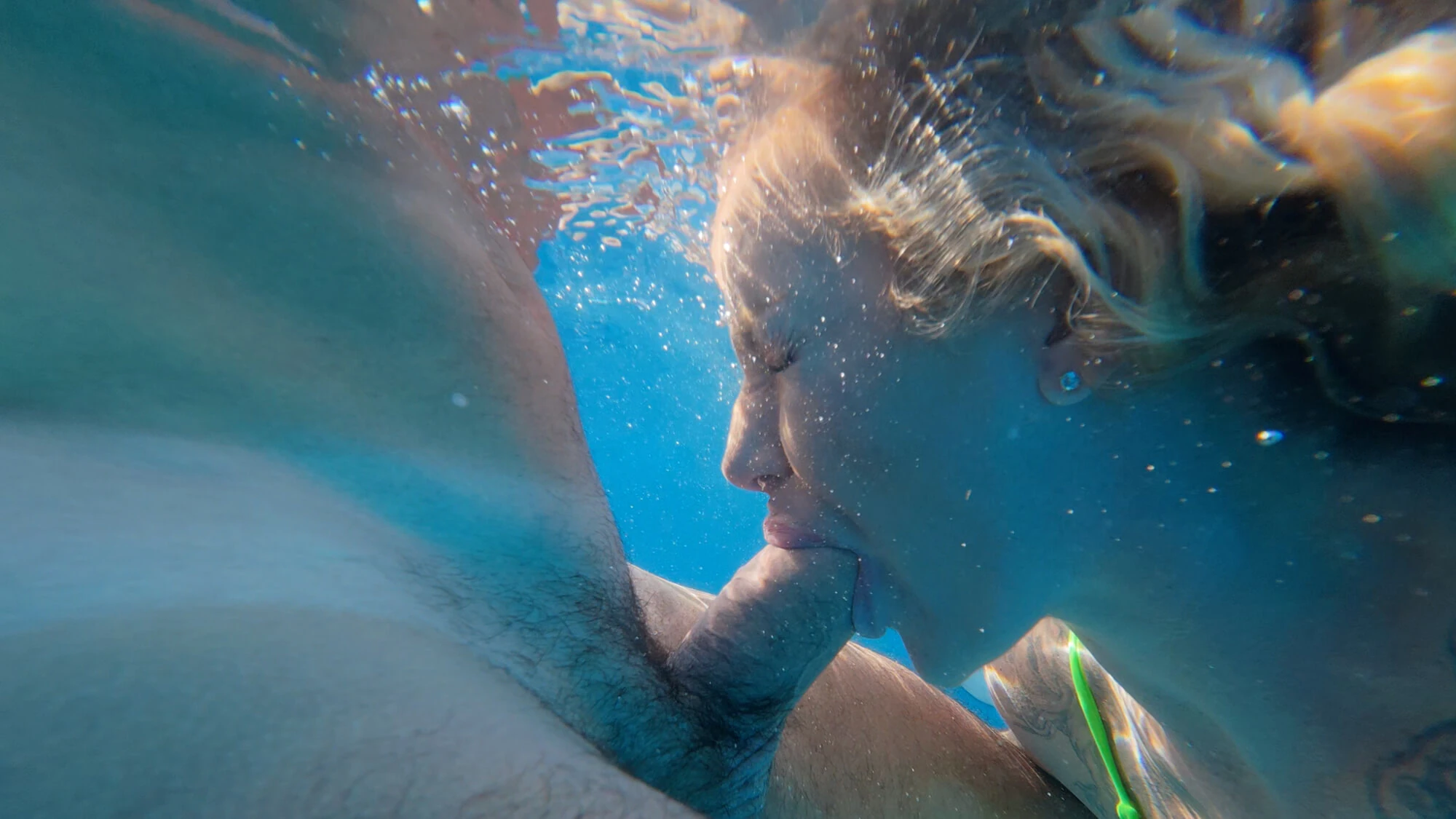 Face and hard Fuck Rimming Squirting's by the Pool