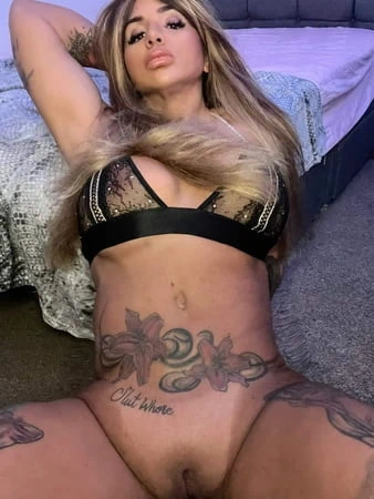 Tabbyanne Dirty leeds milf whore showing off tits ass pussy