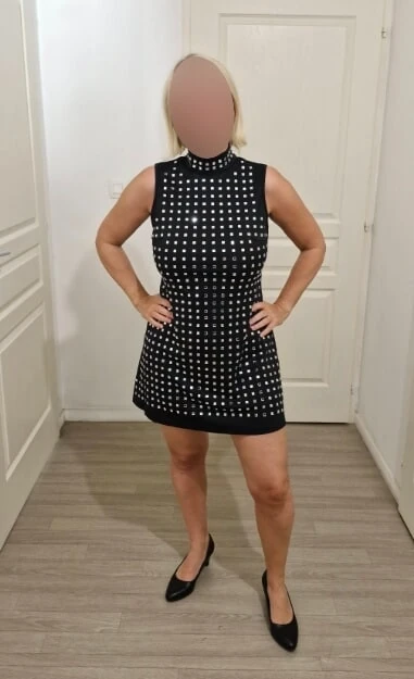 Moi en robe de soiree a strass tout basitleştirme