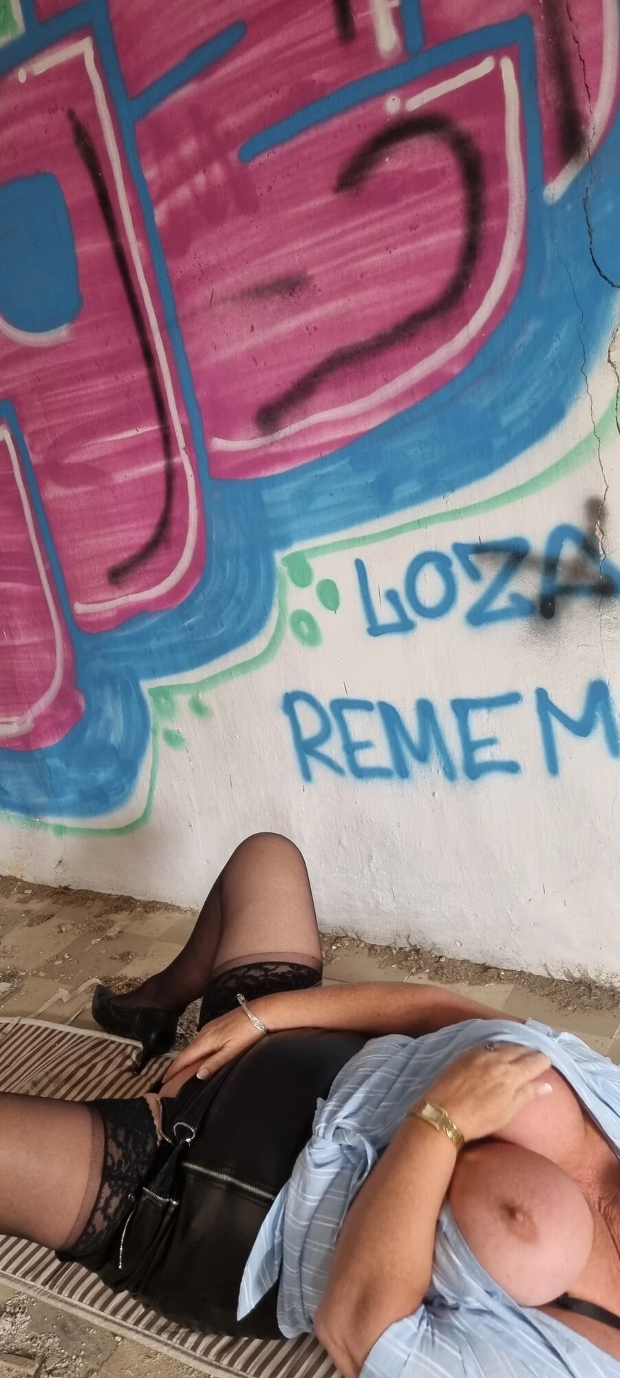 az önce İspanya'da yaramaz bir fotoğraf çekimi yaptım