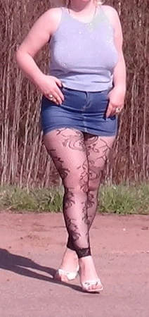 Ateşli orta yaşlı seksi kadın ve file tayt