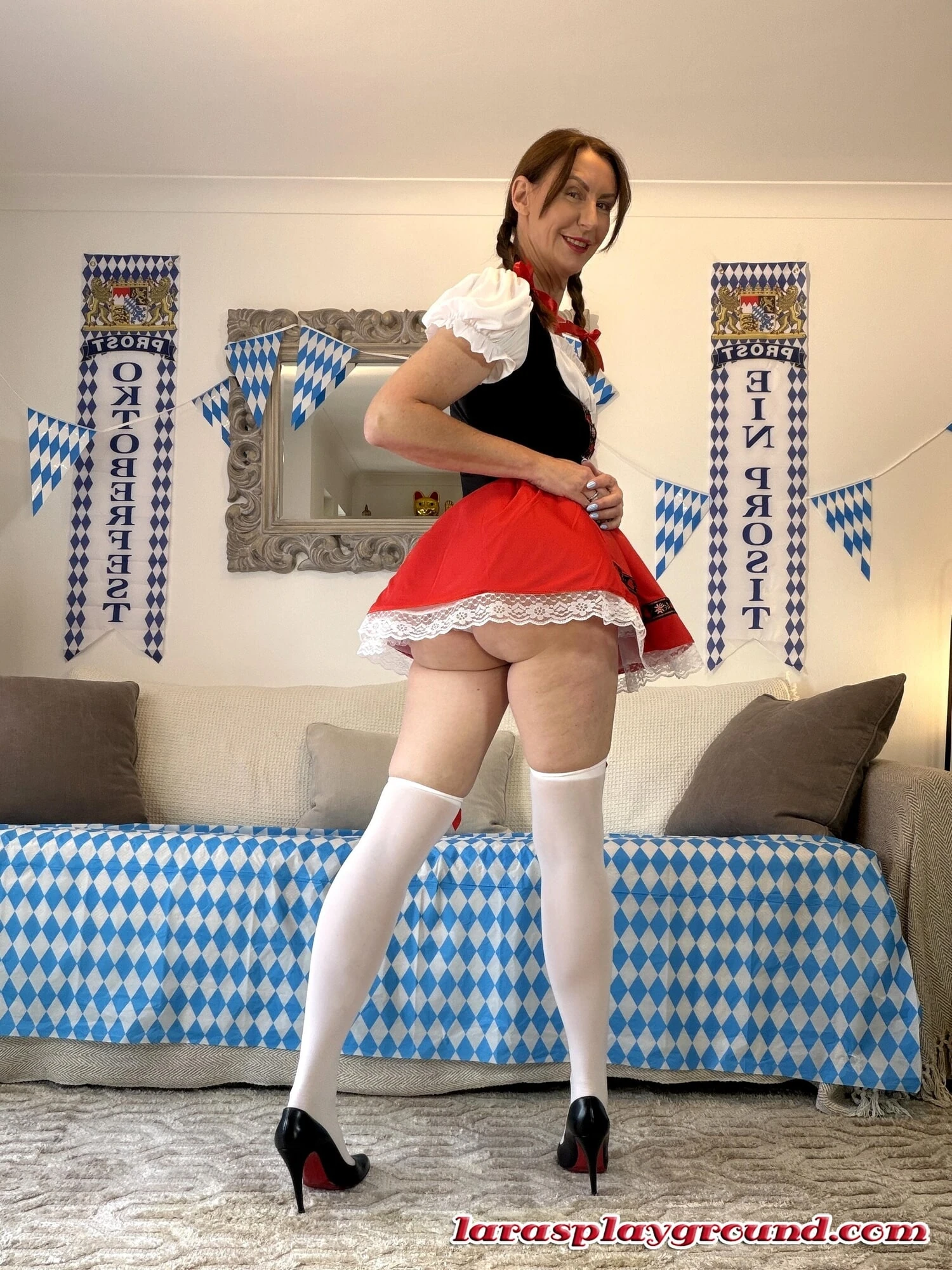 Oktober Feast 2026 with Lara Latex  