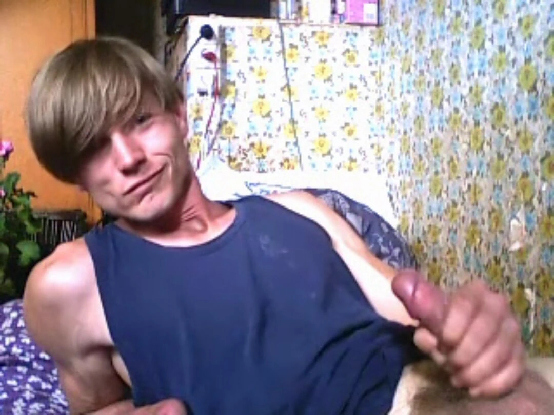 Hot Teen boy jerks off wanking big Dick 3FTbouch