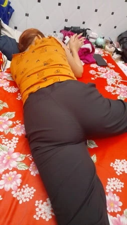 Ateşli kız neibour'un dul karısı