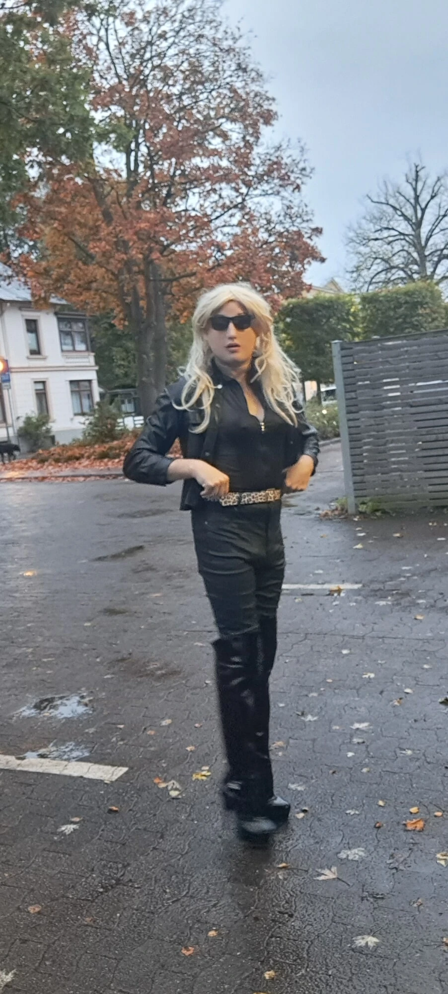 Hannah на публике