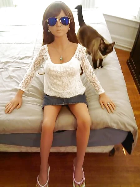 Nina kışkırtıcı bir kız.