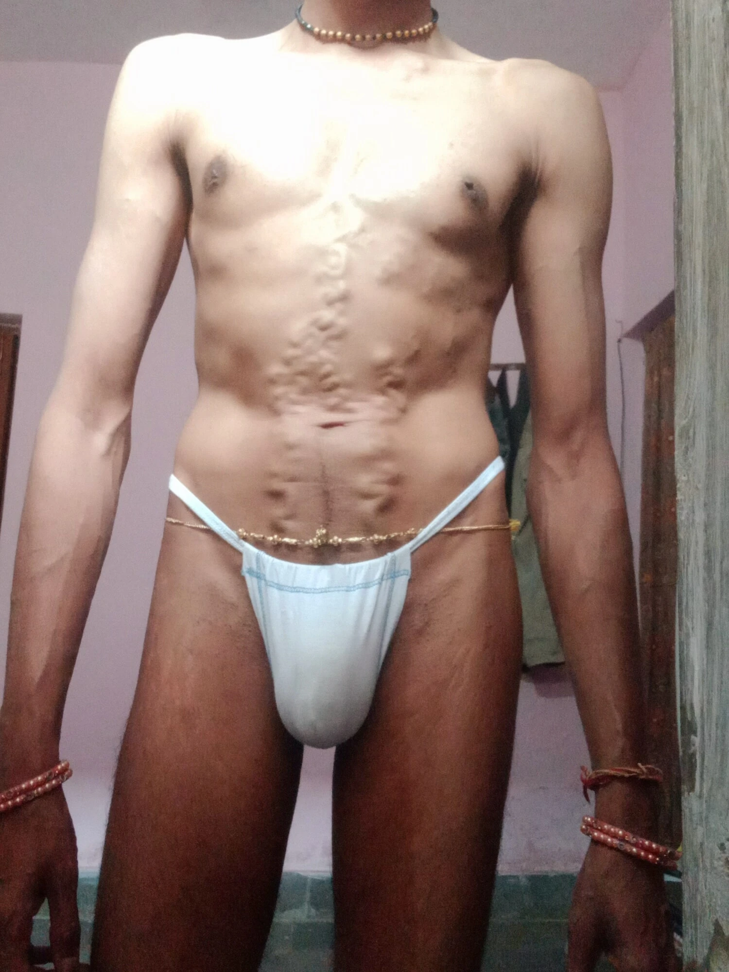 Seksi g-string tangam