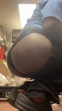 !! NSFW!! İş yerinde çok yaramazlık yapıyor resimlerim 