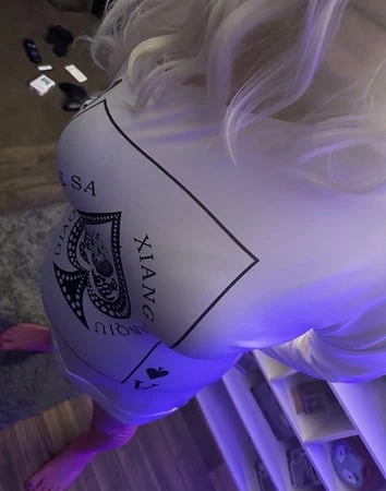 Seksi kadın kılıklı loren