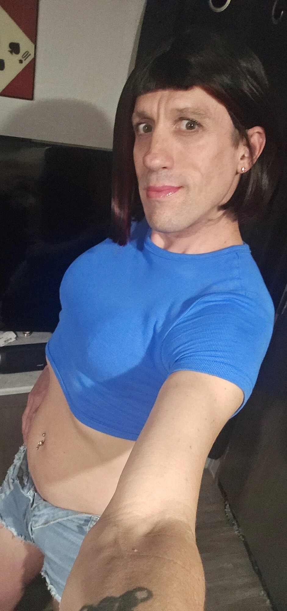 Kadın kılıklı travesti kırıyor