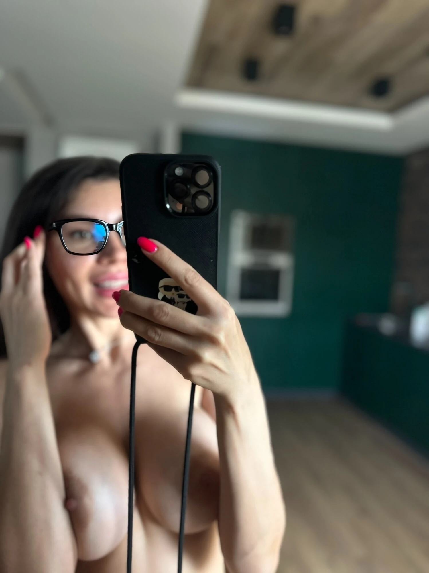 Большие груди с лактацией с молоком