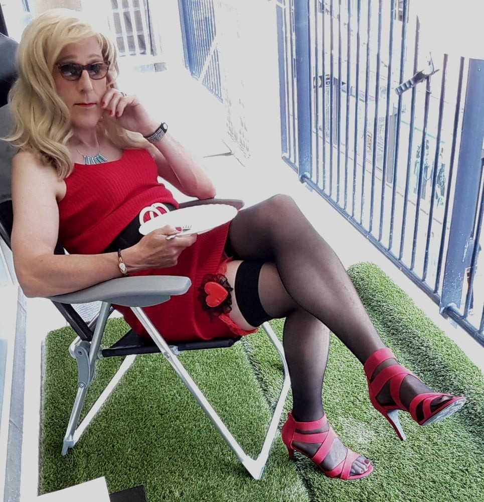 Bayan Samantha, Günlük Çekimler T-Girl Olarak Hayatın Keyfini Çıkarıyor!