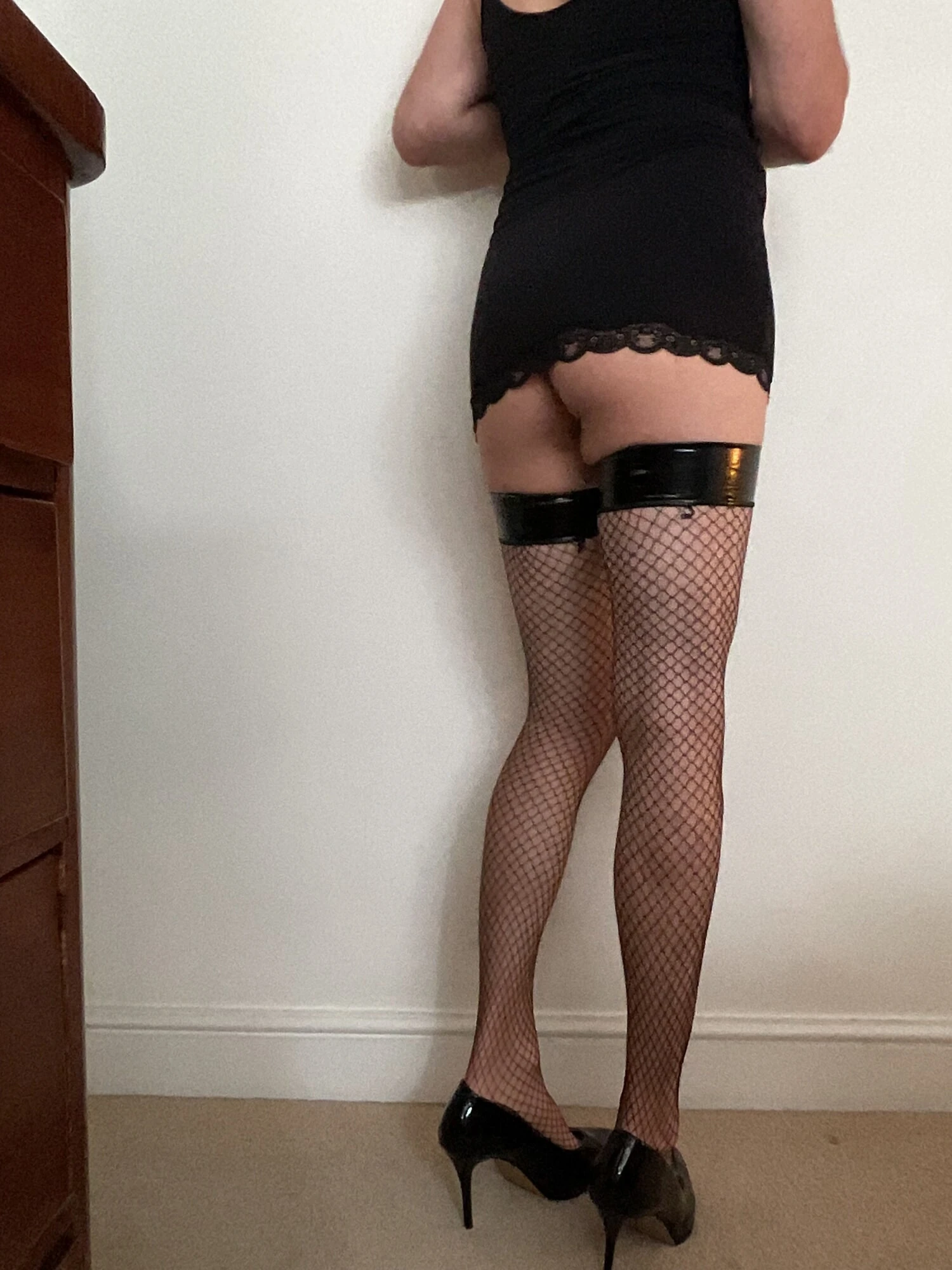 Одевается 2