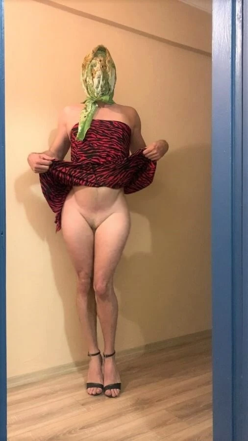 My Mom's Hairless Pussy