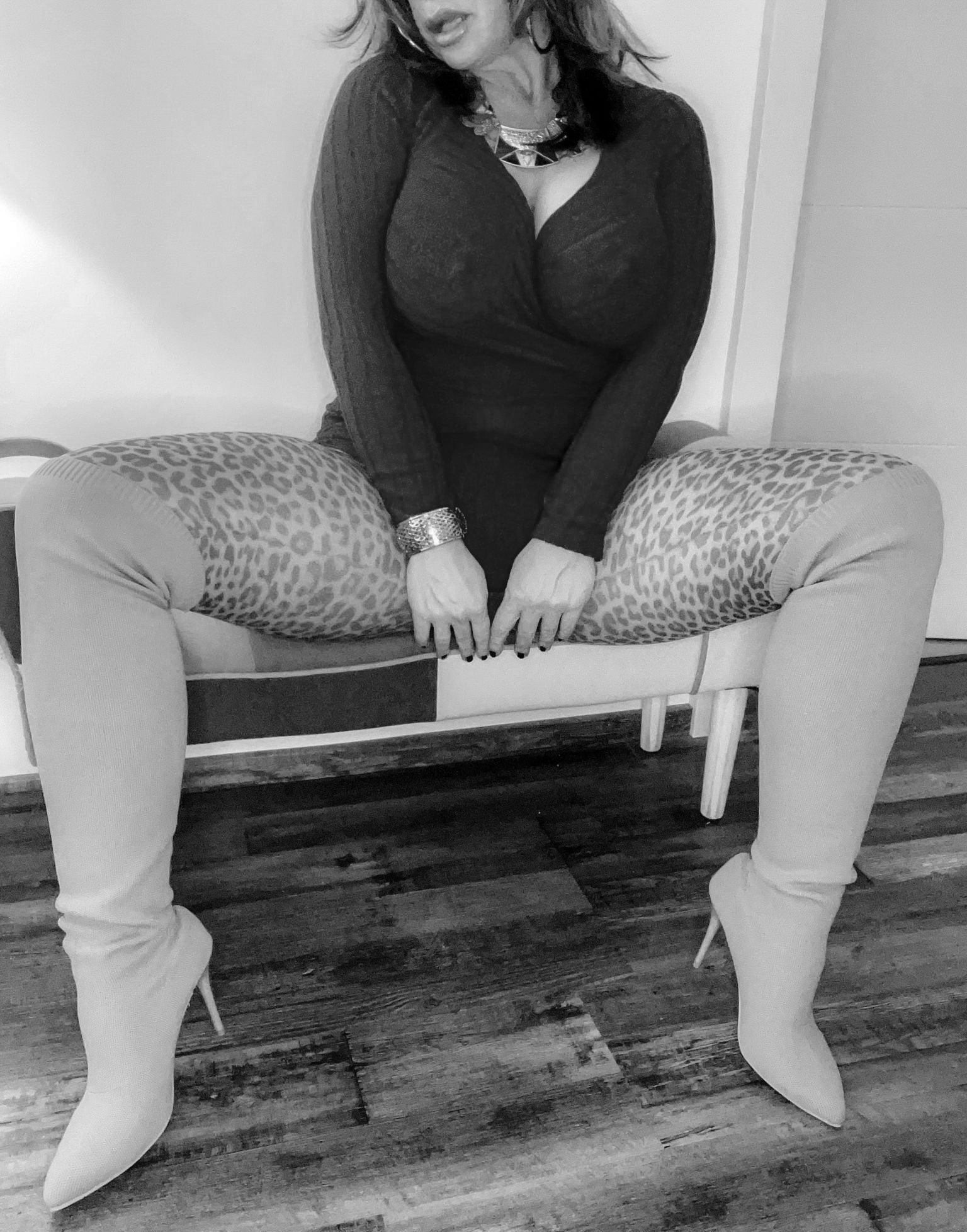 Güney Afrikalı, 38E göğüslü, tombul MILF Eva