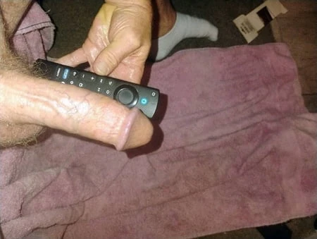 Büyük yarağımı sikiyorum deliye kadar okşuyor