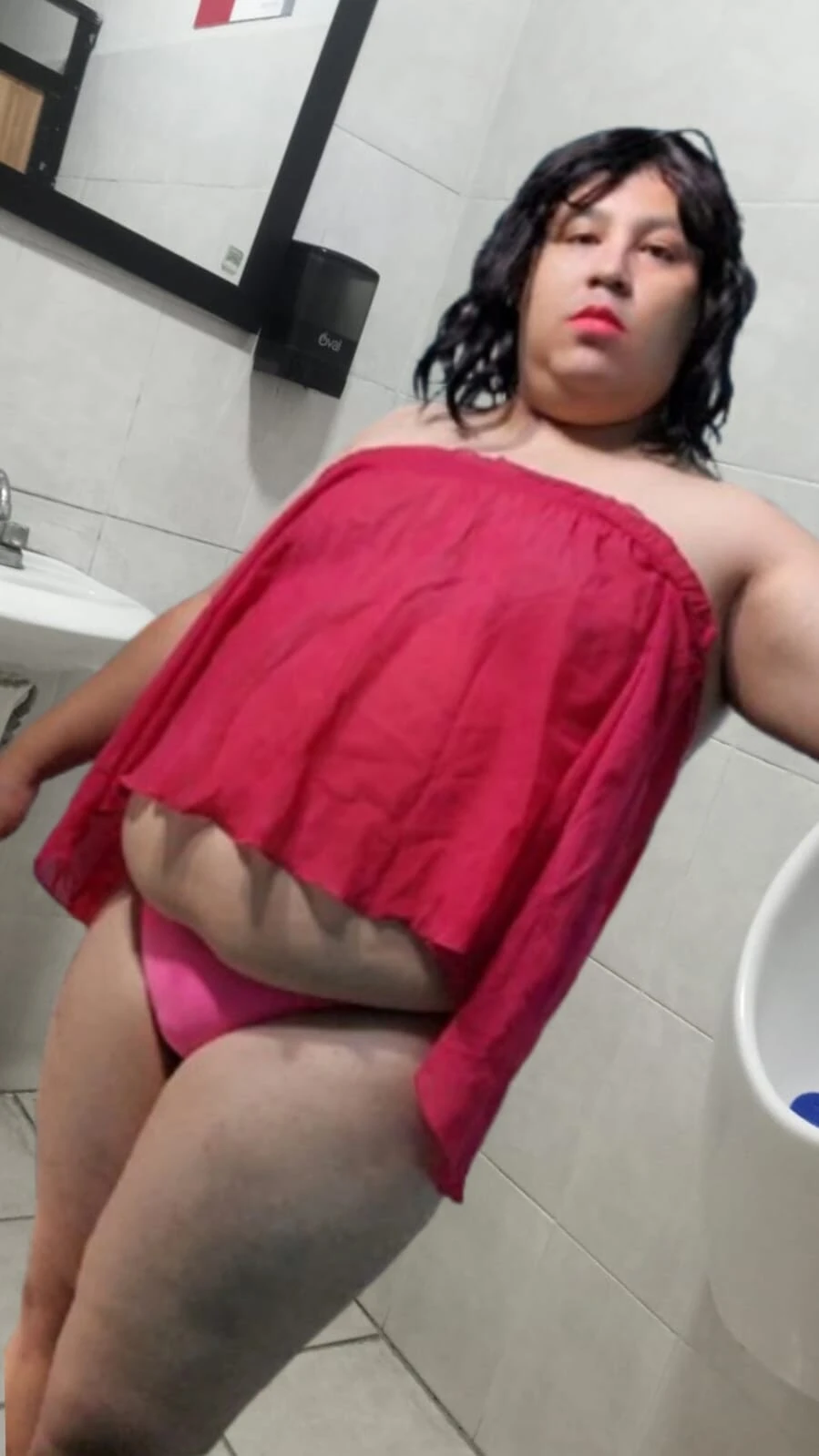Pembe domuz ts iri güzel kadın