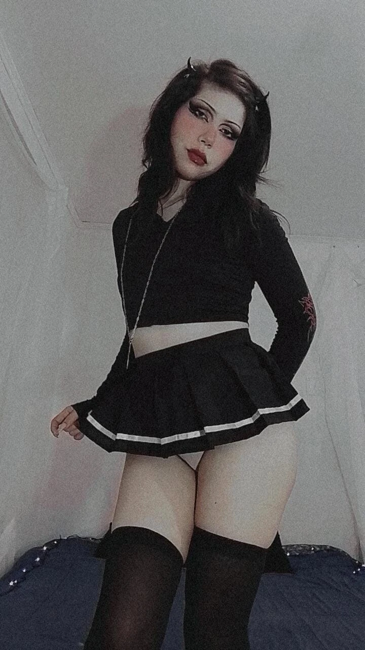 College girl? Petite?