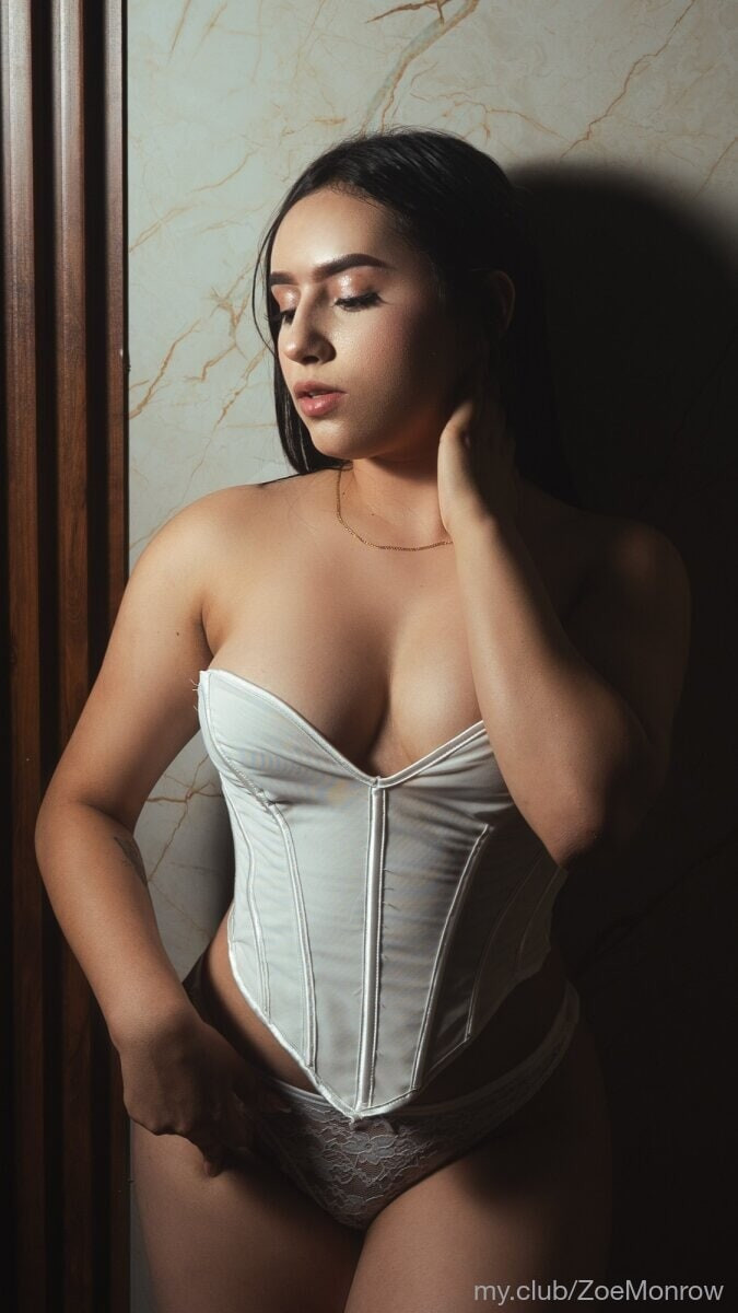 Free Zoe Monrow Photos
