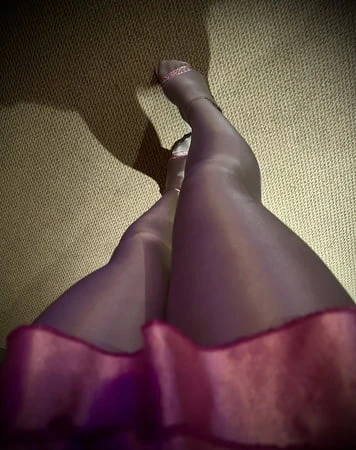 Vücudum için seksi parlak kıyafet