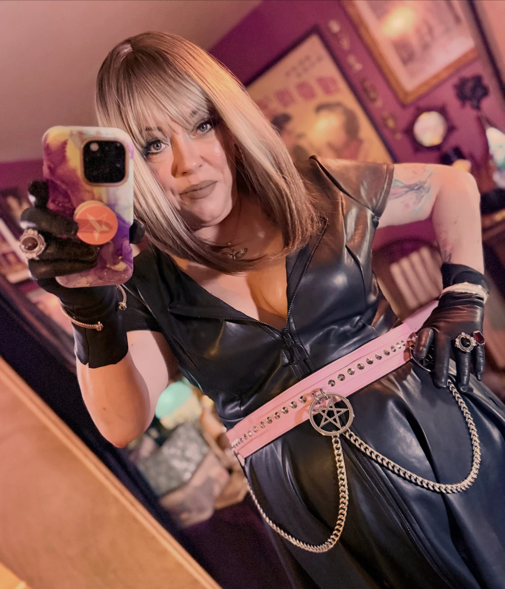 Tina Snua Selfies #101