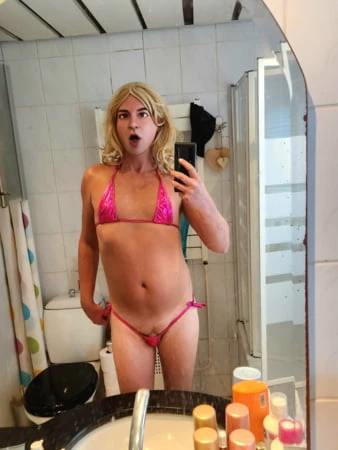 Hollandalı sissy travesti T-girls Barbie FamkeJames